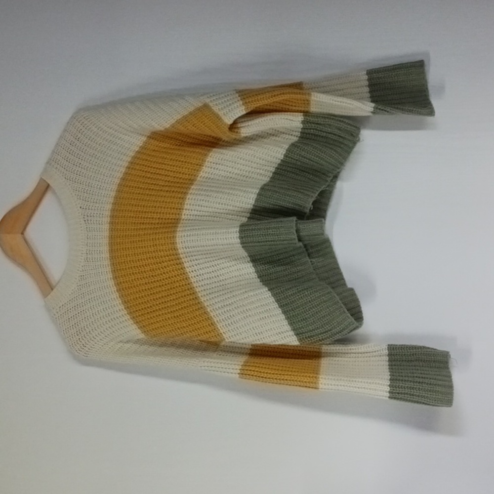 Moon and Madison Stripped Color Block Sweater Size Medium